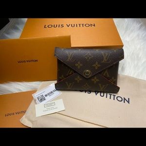 Louis Vuitton (MEDUIM ONLY)